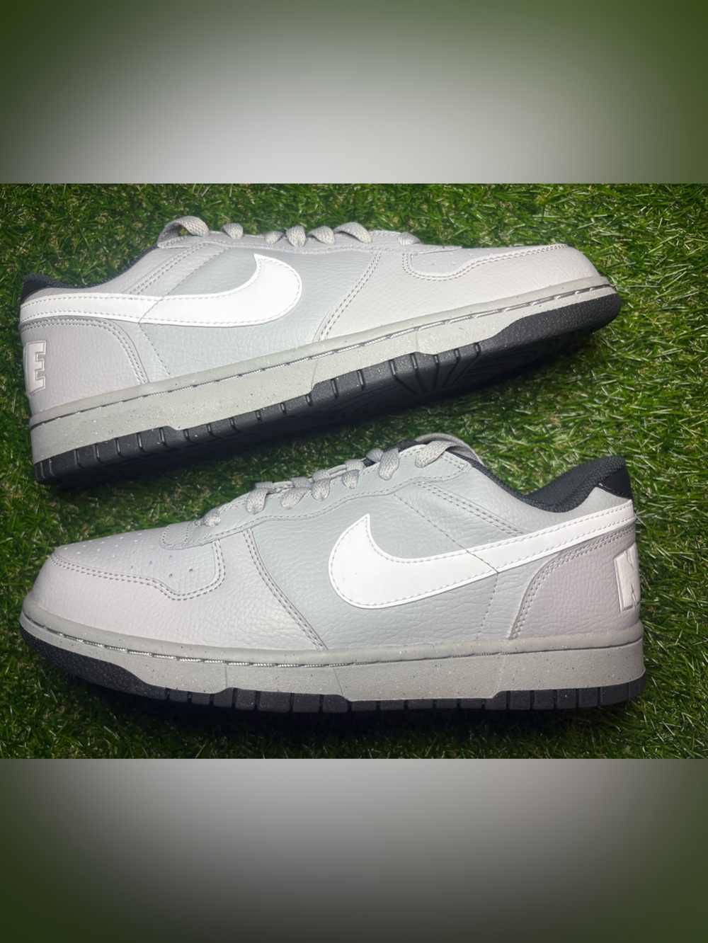 Nike sneakersin Light Gray and White women’s 10.5, men’s 9.